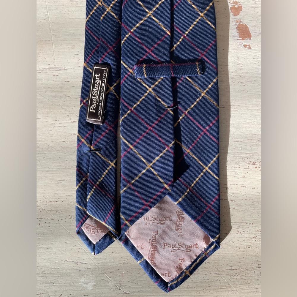 Paul Stuart Hand Made in USA Check Print Silk Twill Tie in Navy (Multi) $195